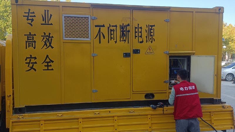 祁连柴油发电机组和UPS电源配合使用时，如何避免切换过程中的电力中断？